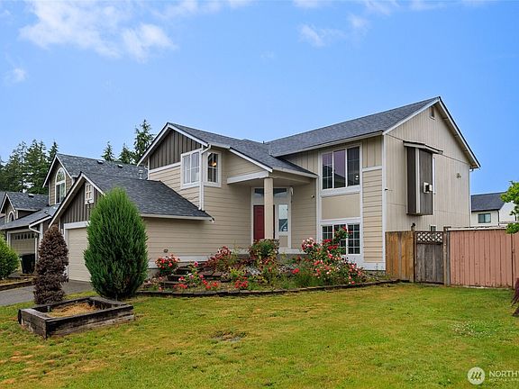 2nd image of 1105 200th Street Ct E