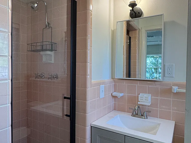 1803 Dorchester Dr — Photo 16