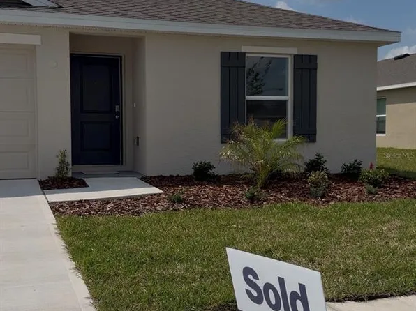 3009 Pink Gerbera Sq, Plant City, FL 33566