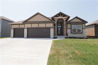 Picture is of Ashton IV in Riverstone Sub-Division. Not actual picture of this home.