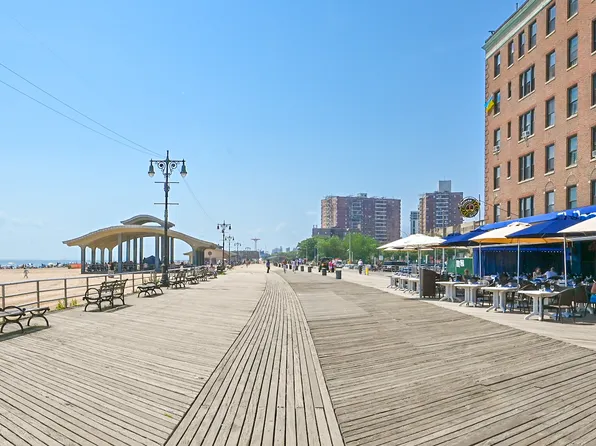 65 Oceana Drive East image 44 of 44