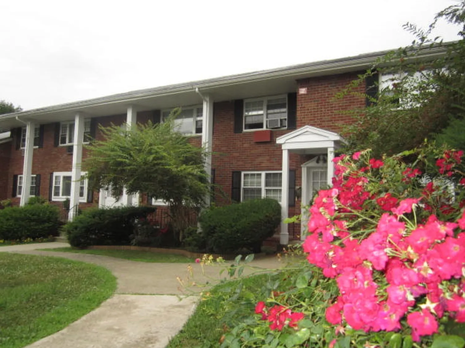 Knox Village — Photo 4