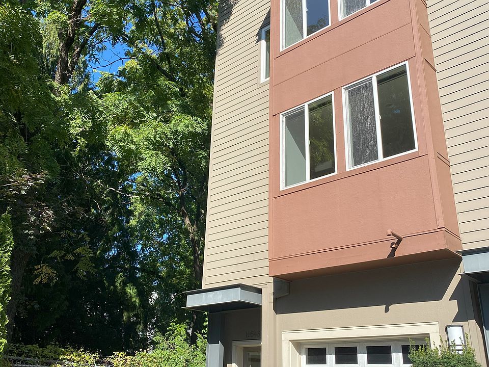 Tucked away end unit with no neighbors above or below