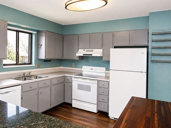4th image of 2710 Cherly St
