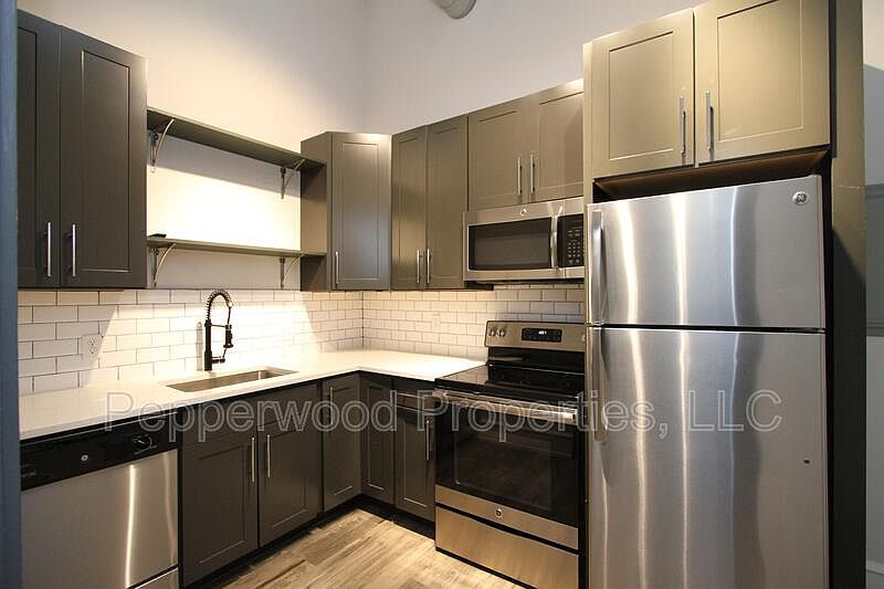1st image of 600 Magnolia St APT 204