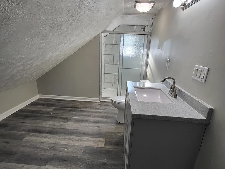 Master Bedroom Full Bath