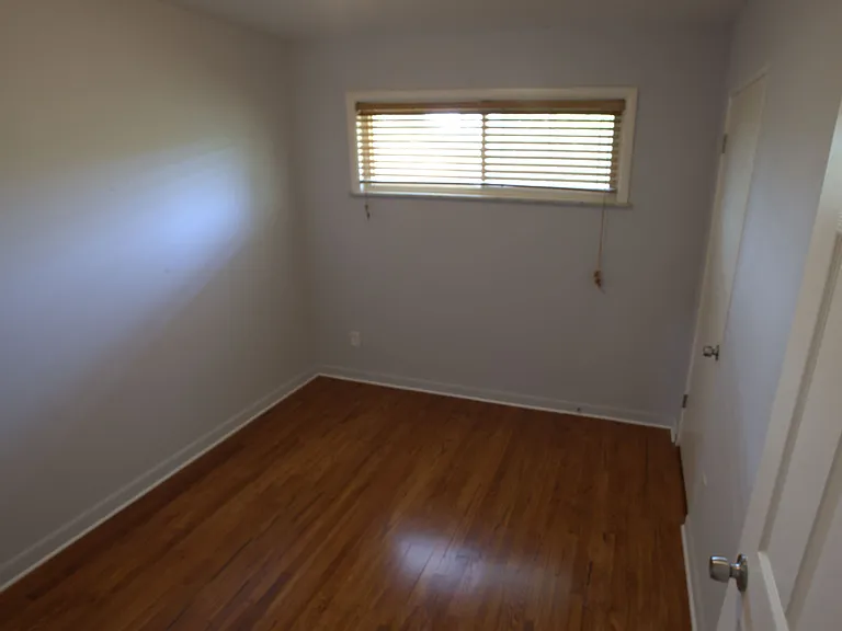 1015 Grenoble Ln — Photo 9