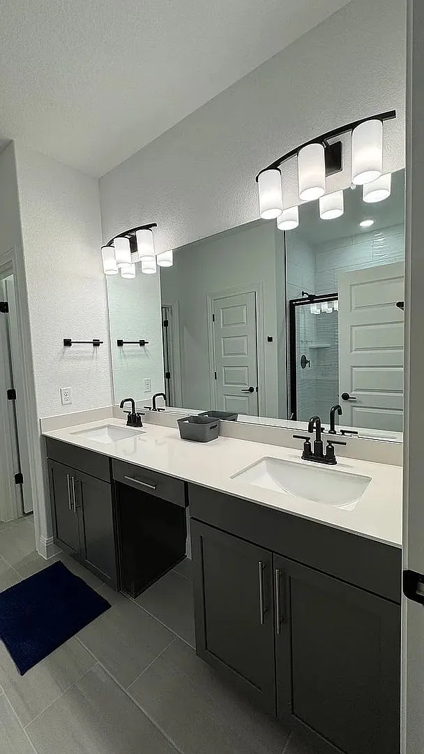 Room in 5 Bedroom Home at Bacalar Bnd — Photo 4