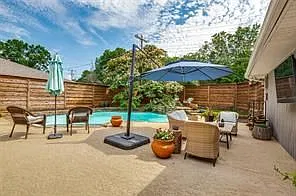 9421 Meadowknoll Dr