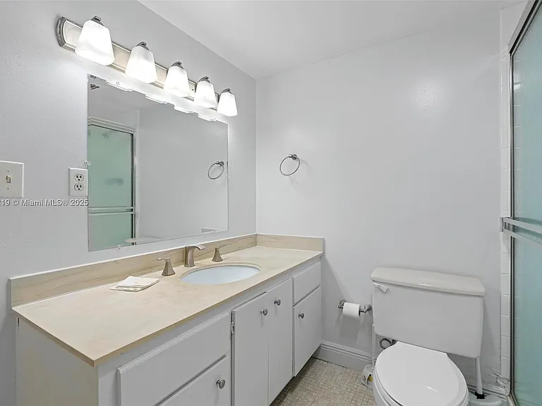 1965 S Ocean Dr — Photo 10
