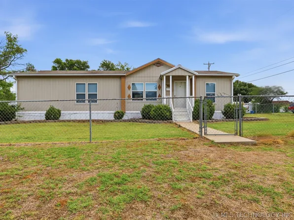422 S Grand Ave, Drumright, OK 74030
