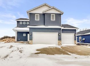 864 Harvest Cir, Horace, ND