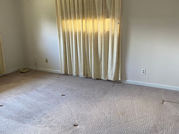 5th image of 5436 Glorianne Cir S