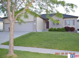 7911 Upton Grey Ln, Lincoln, NE 68516