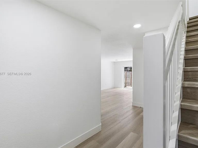 82 SW 3rd Ct — Photo 6