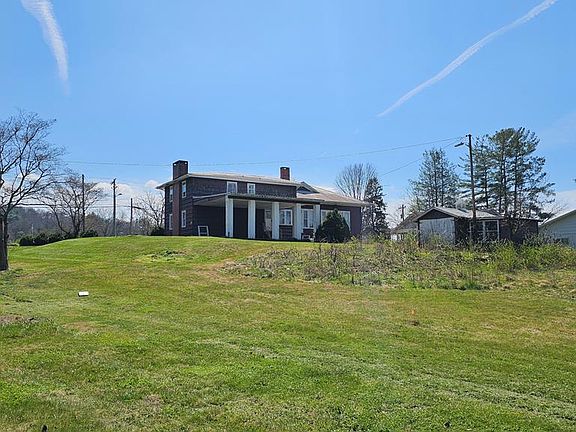 4th image of 130 1st St