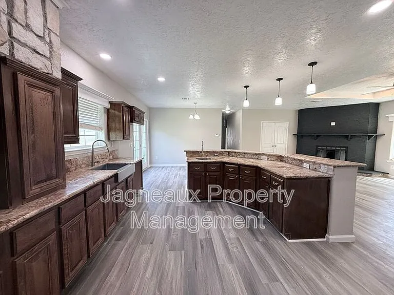 816 Shady Ln — Photo 24
