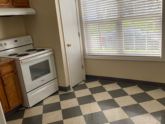 5th image of 705 M St APT 1