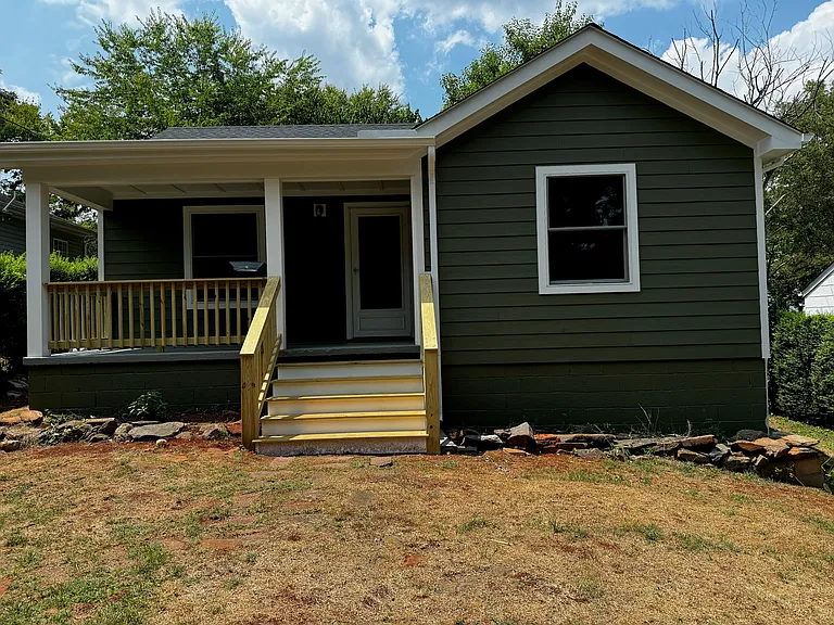 535 Caroline Ave — Photo 1