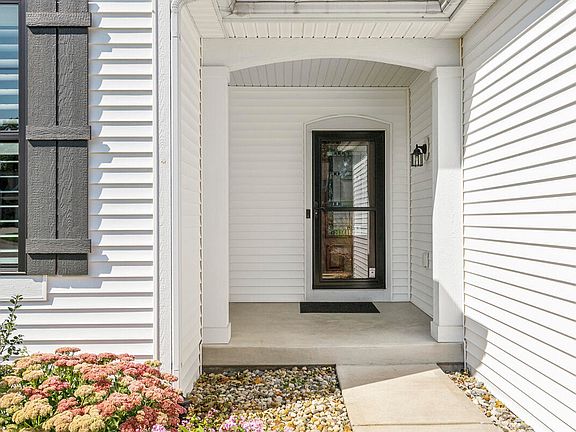 5th image of 3482 Jules Lillian Dr NE