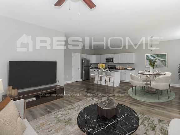 4th image of 144 Woodlawn Dr