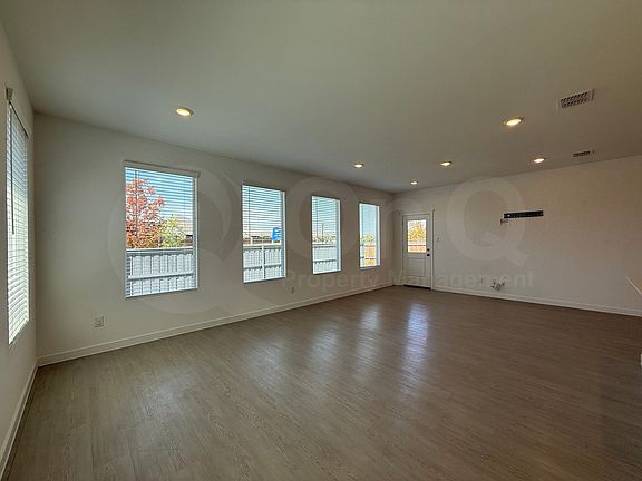 5th image of 726 Madrono Dr