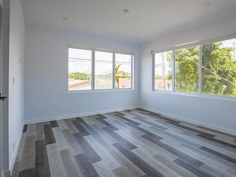 1814 SW 22nd Ave #8 — Photo 7