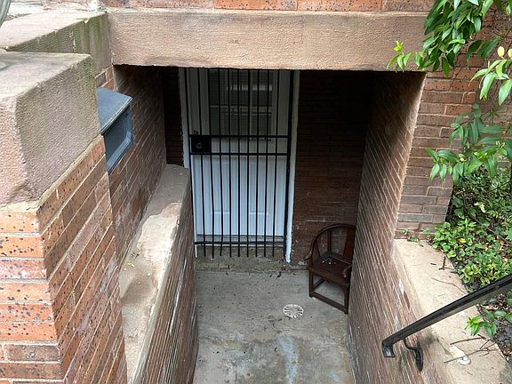View of the steps leading into the apartment