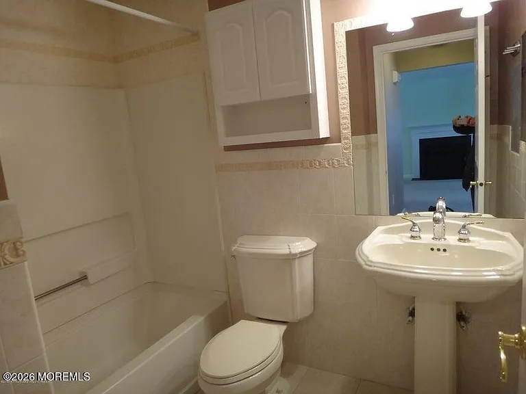 120 Des Moines Ct — Photo 11