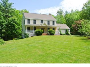 29 Oakledge Rd, Raymond, ME 04071