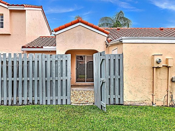 2nd image of 1439 Springside Dr #1439