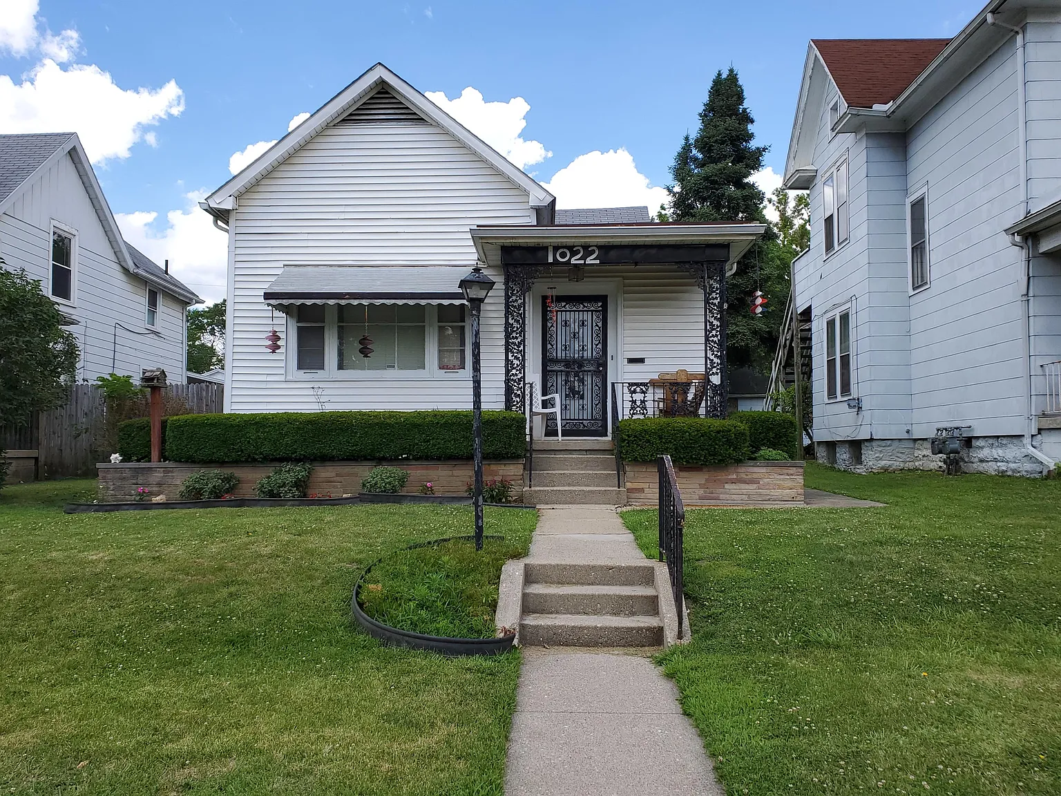 1022 Broadway St photo 1