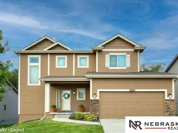 8216 King St, Omaha, NE 68122