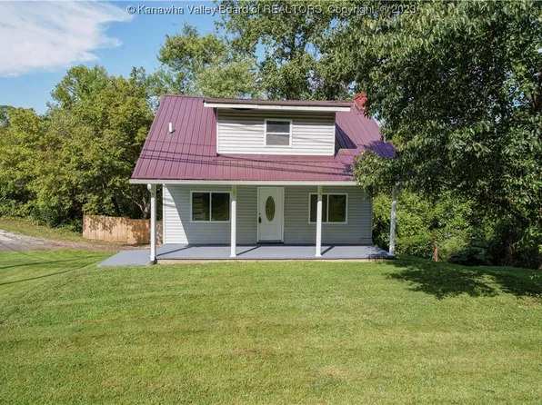 18 Glass Addition Rd, Poca, WV 25159