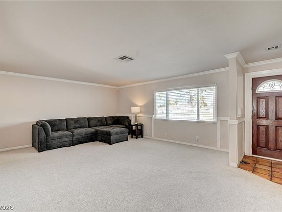 5th image of 3015 El Camino Rd