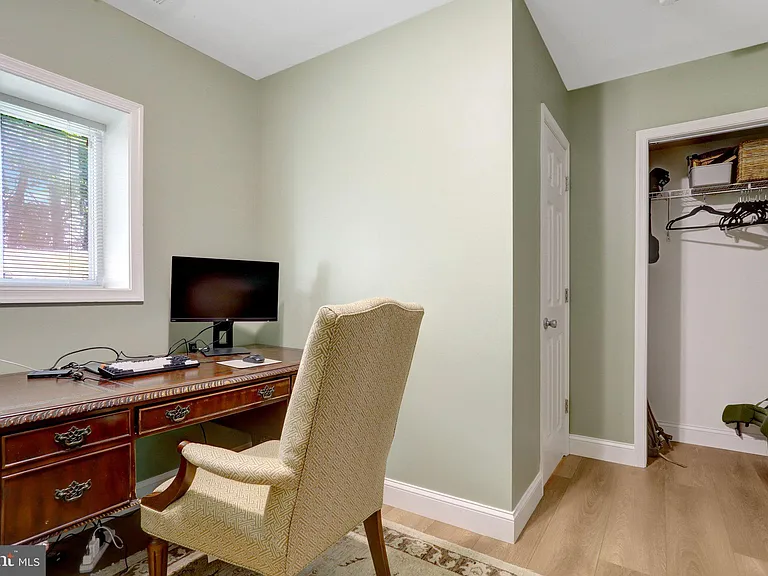 2862 Rosemary Ln — Photo 52