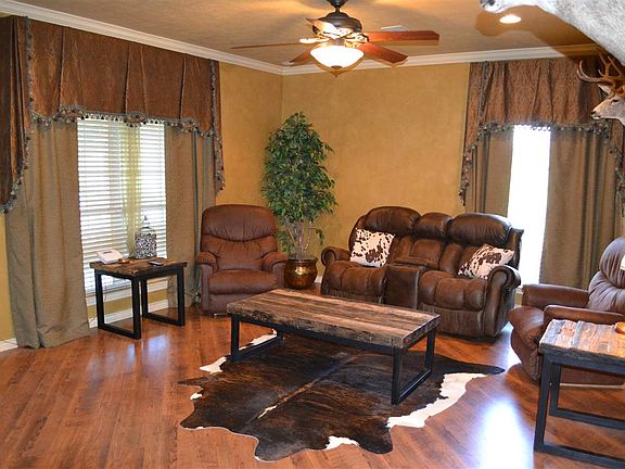 2nd image of 8324 Century Oaks Ln