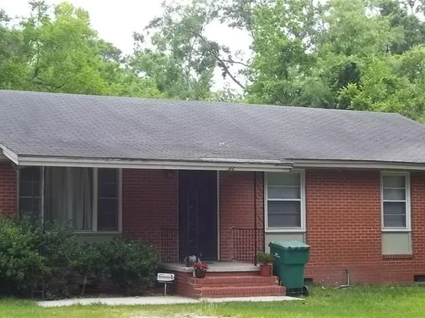 22 Brampton Rd, Garden City, GA 31408