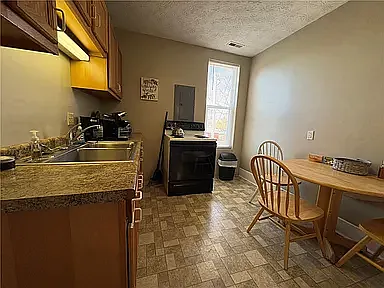 2 bed, 944 sqft, $950 — Photo 3