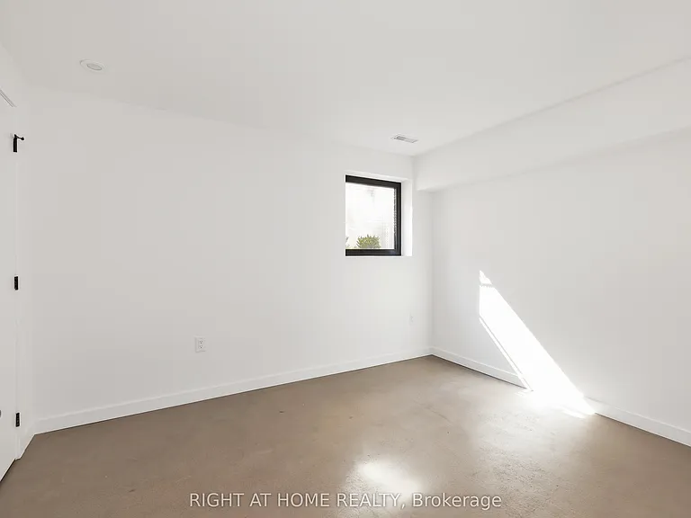 86 Lansdowne Ave #4 — Photo 7