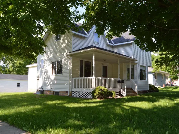 300 State St E, Belle Plaine, MN 56011