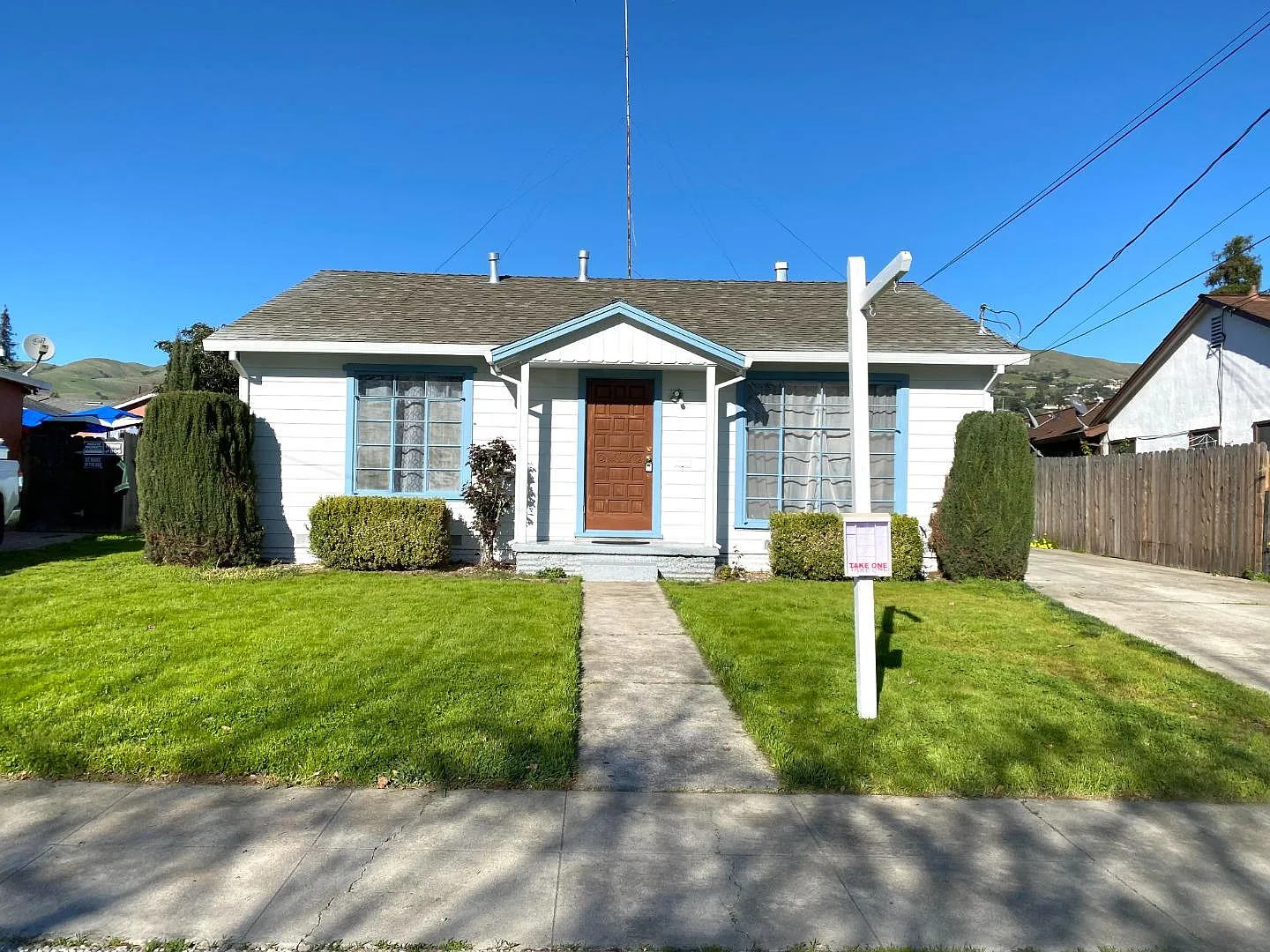 204 S Cragmont Ave photo 1