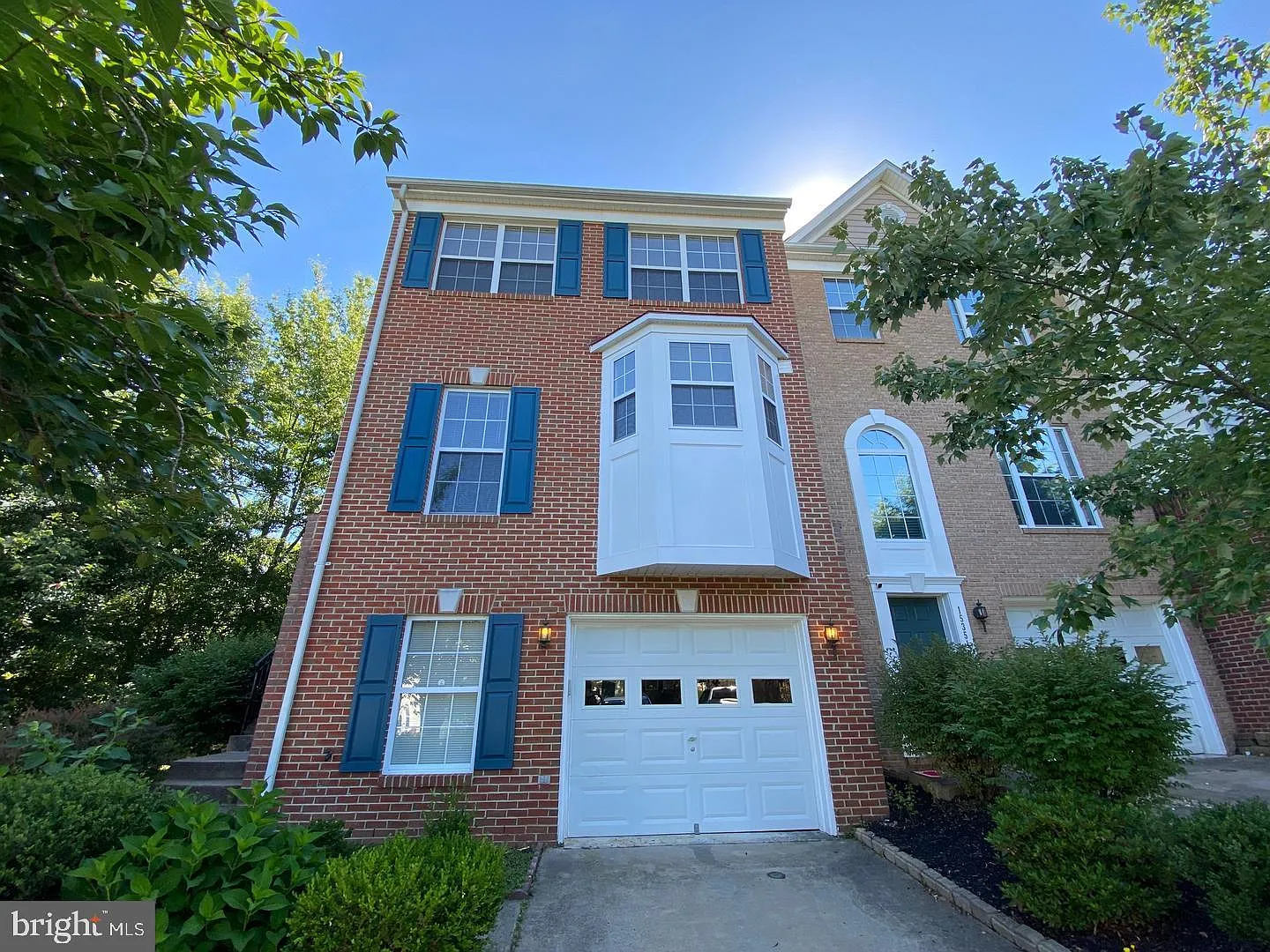 3 bed, 4.0 bath, 1896 sqft, $2,500 — Photo 1