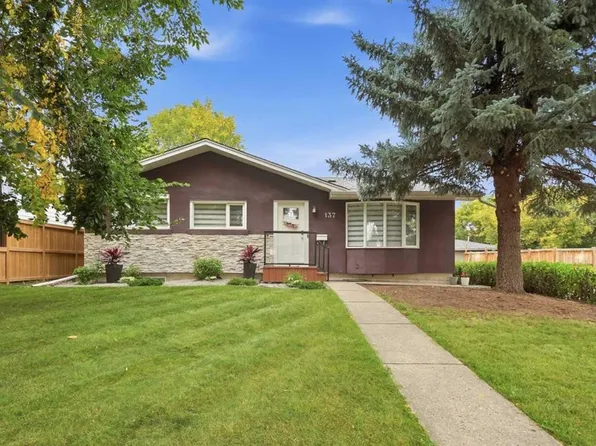 137 E Lissington Dr SW, Calgary, AB T3E 5E4