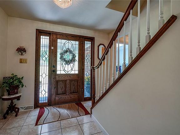 3rd image of 135 Caldwell Dr