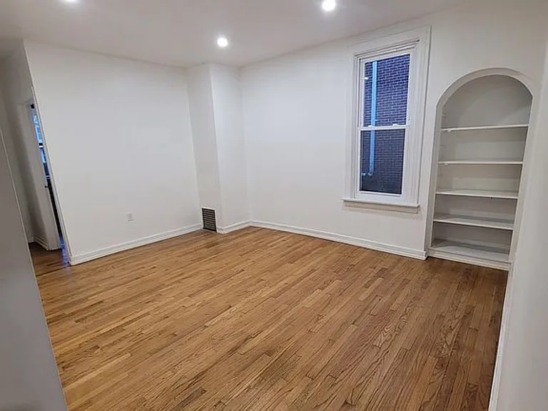 2739 Canby St — Photo 6