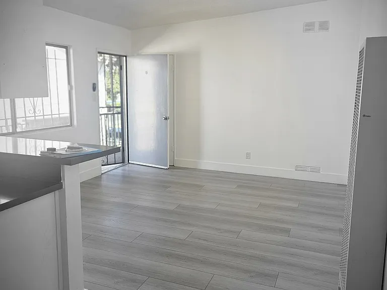 1207 S Catalina St #2 — Photo 5