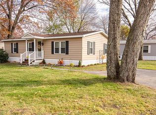 2 Parklane Rd, Hampstead, NH 03841