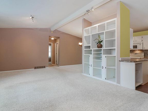 4th image of 2204 Recreation Dr