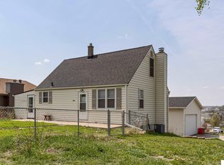 5202 S 57th St, Omaha, NE 68117